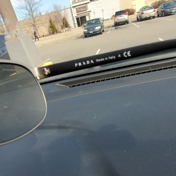 Prada sunglasses - Picture 3 of 4